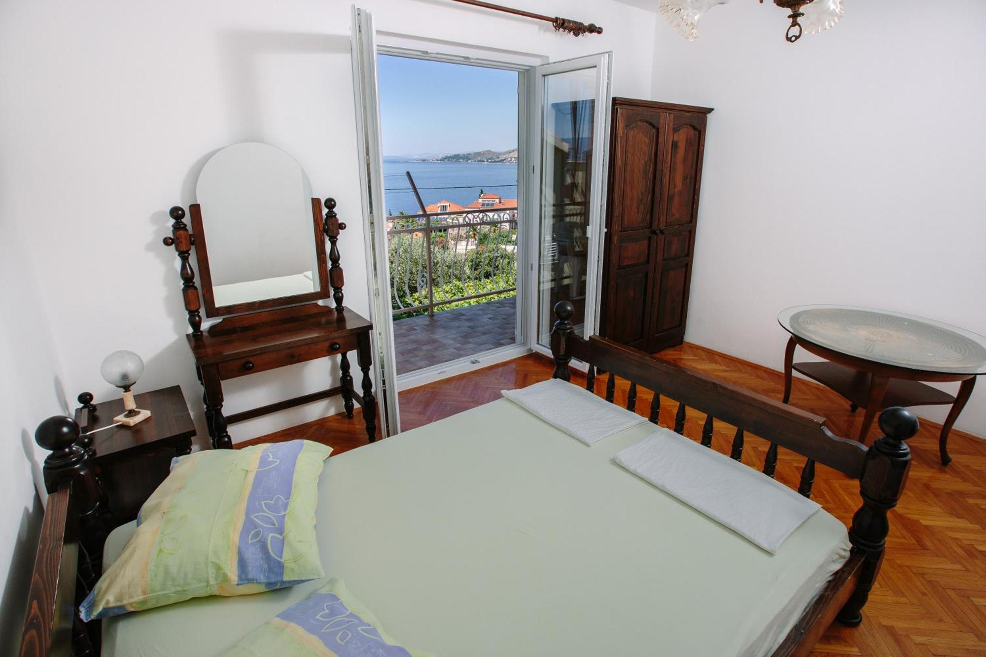 Apartmani Miljak Омиш Экстерьер фото